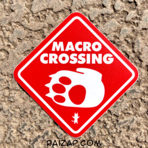 "Macro Crossing" sticker